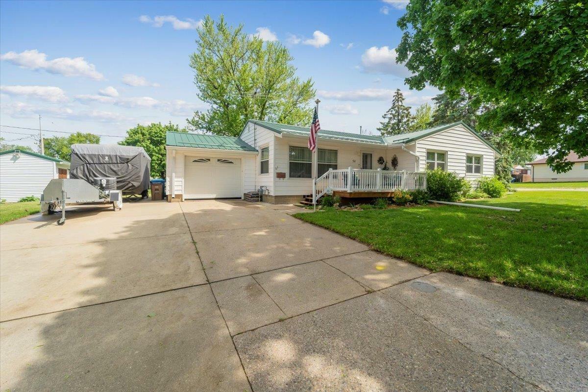 Property Photo: 511 5th St SE IA 50662