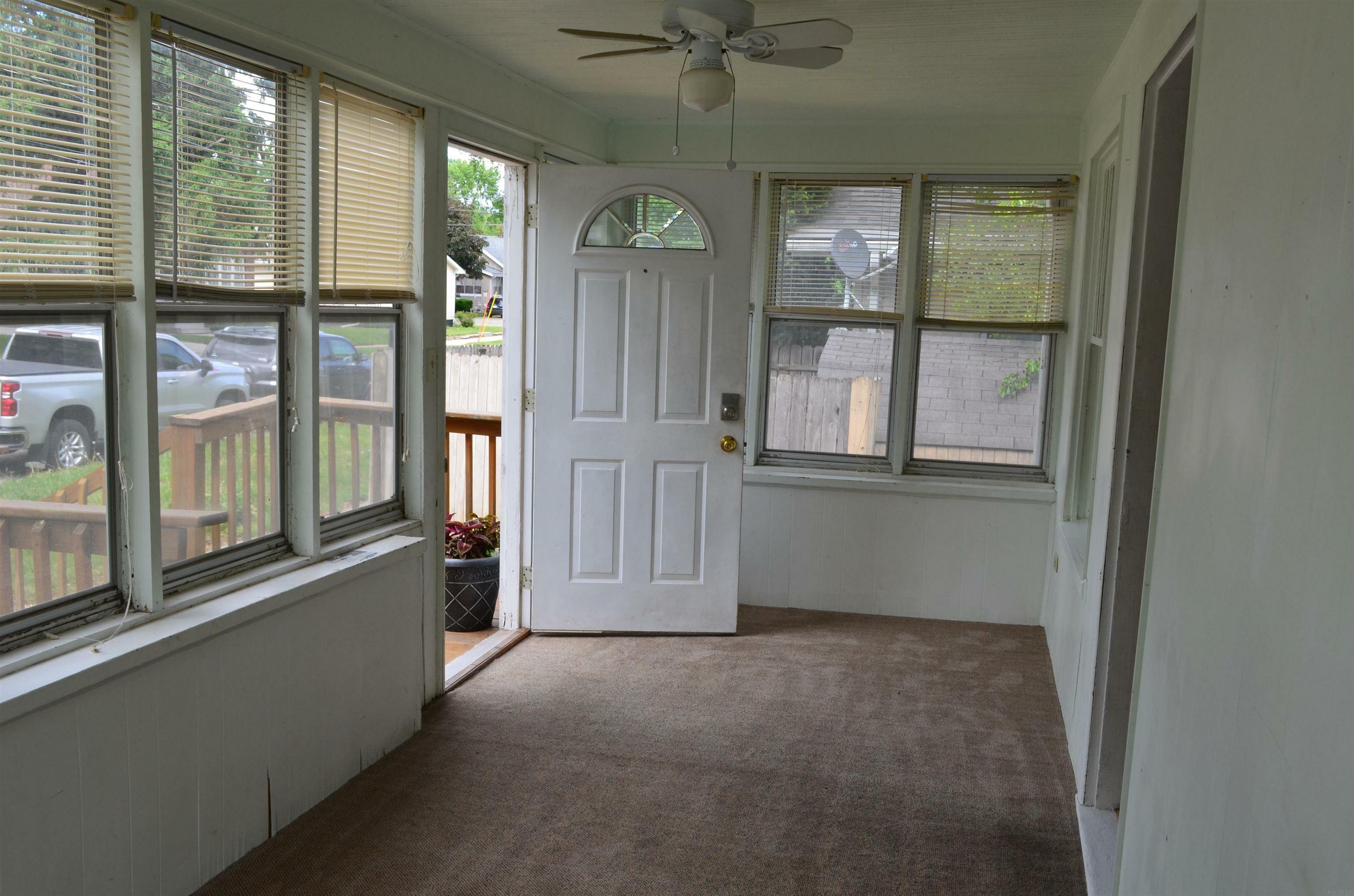 Property Photo: 1320 Leavitt Street IA 50702