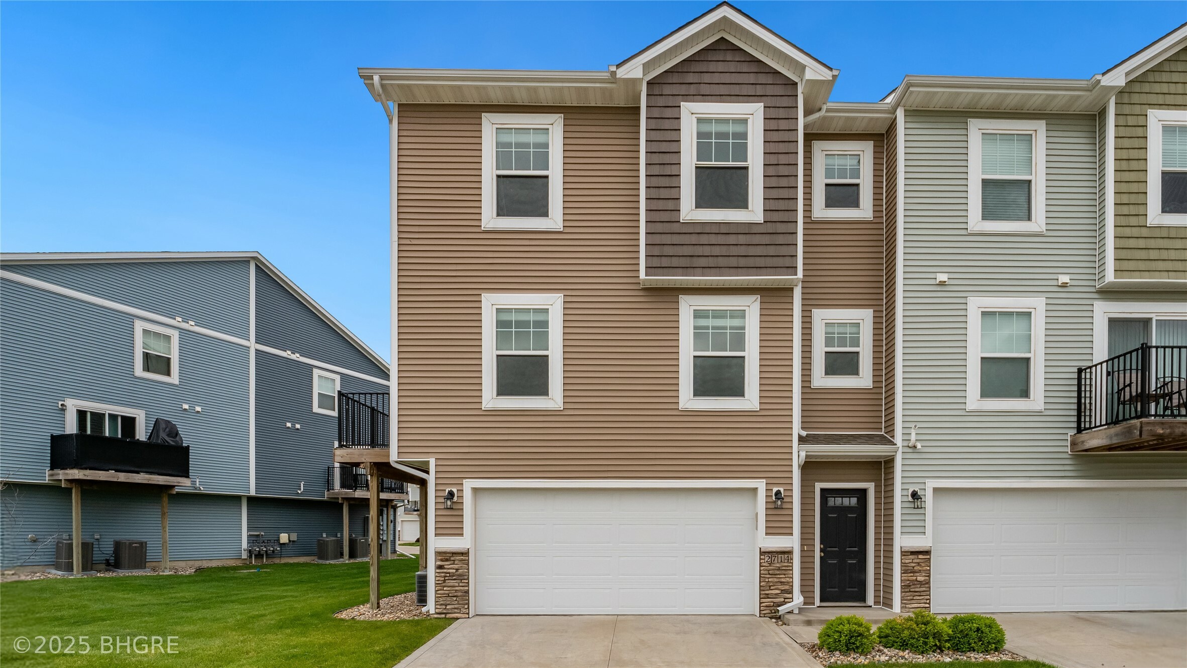 2714 NW Kate Shelley Lane  Ankeny IA 50023 photo