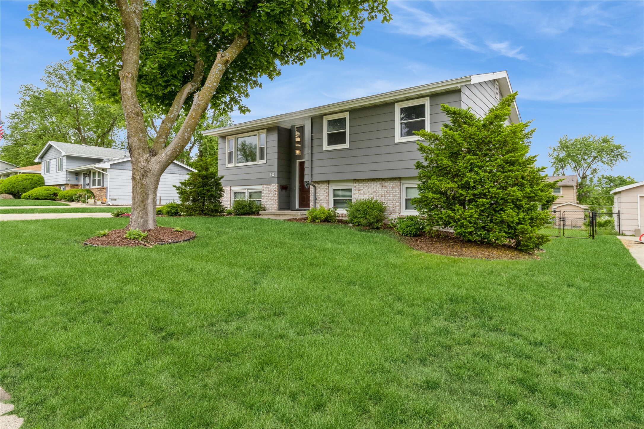 Property Photo: 602 SE 7th Street IA 50021