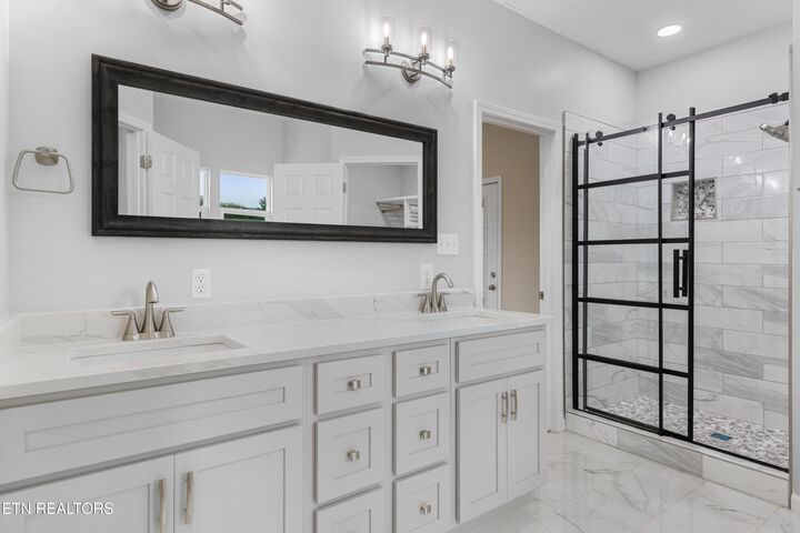 Property Photo: 227 Sugar Maple Court TN 37354