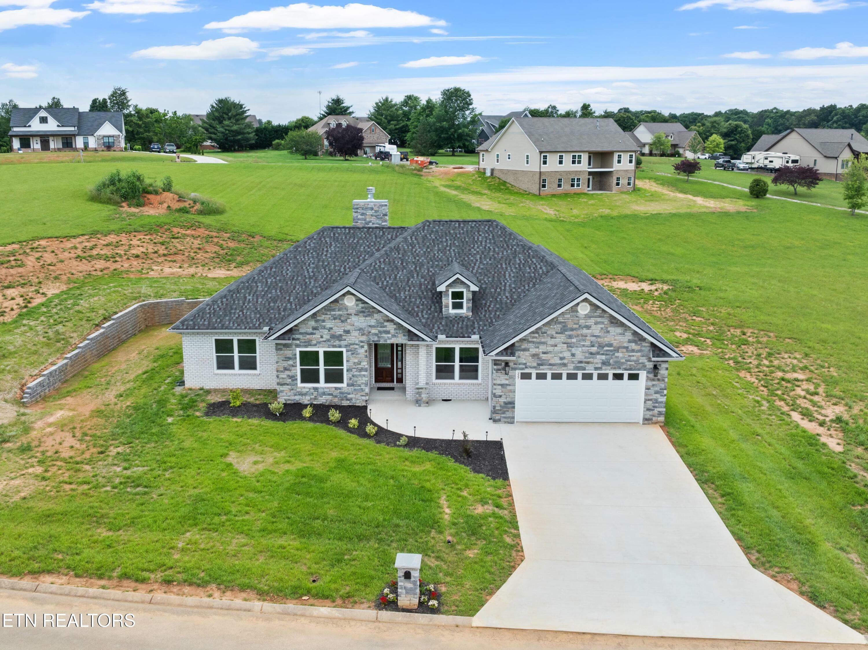 Property Photo: 227 Sugar Maple Court TN 37354