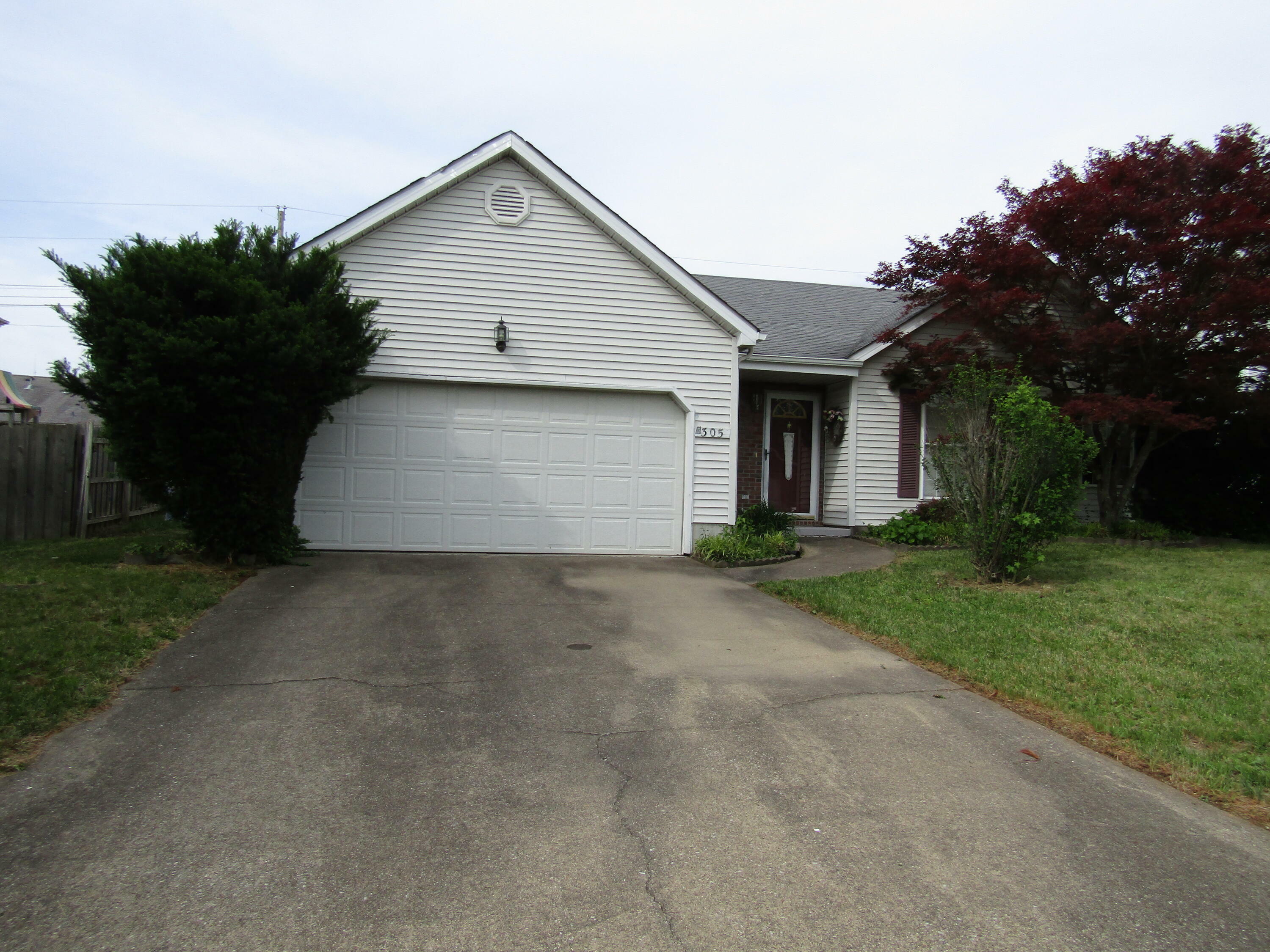 Property Photo: 305 Village Parkway Parkway KY 40356