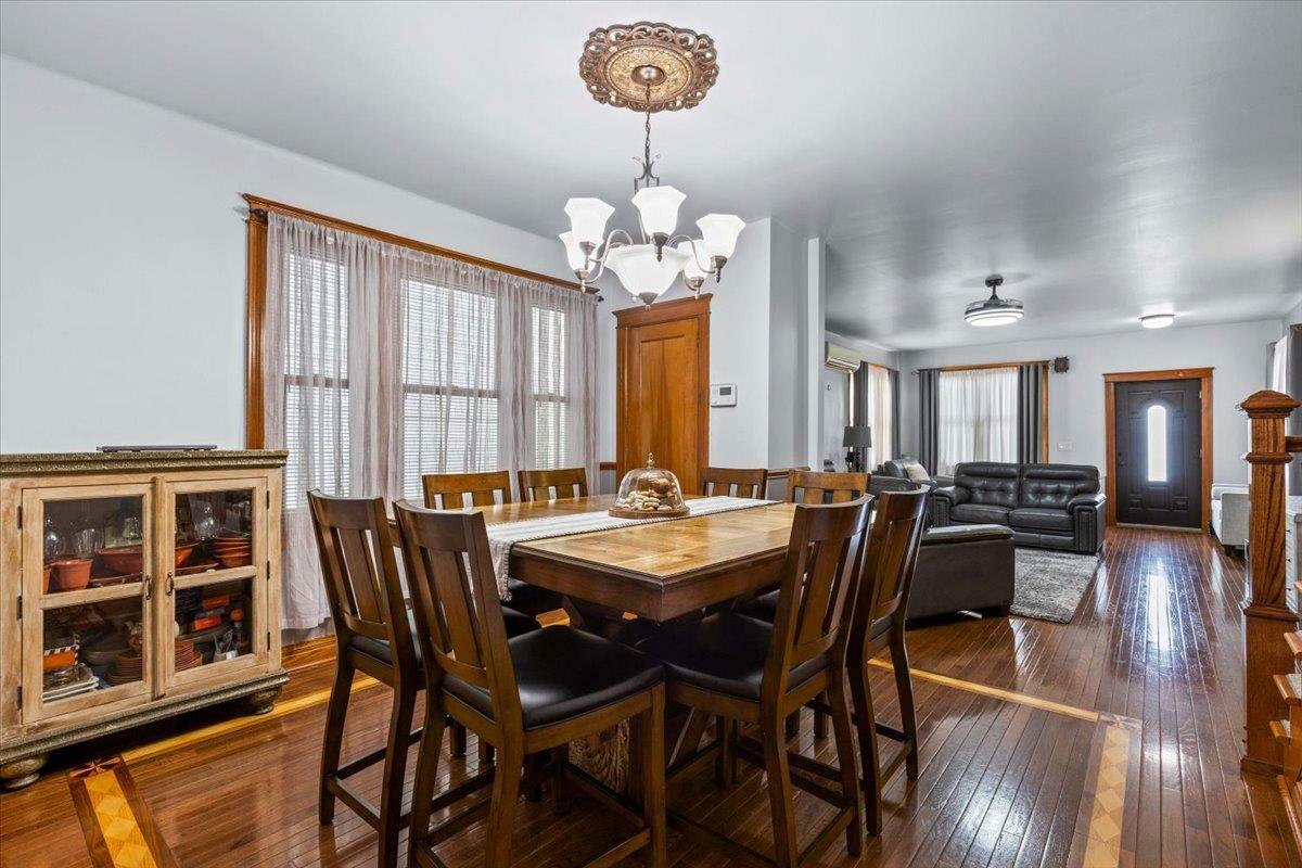Property Photo:  1444 Gillespie Avenue  NY 10461 