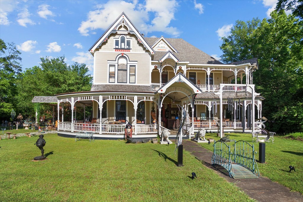 Property Photo: 310 N Mound TX 75961