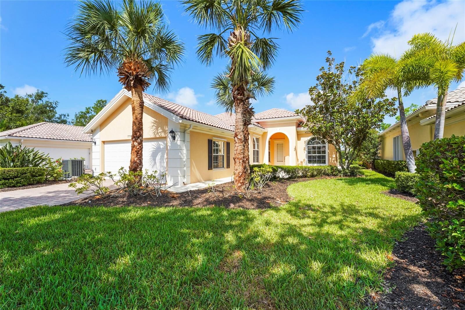 Property Photo:  7716 Uliva Way  FL 34238 