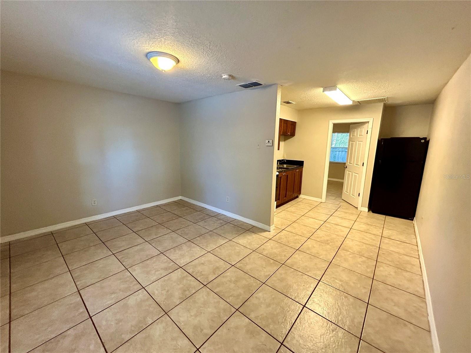 Property Photo: 11727 N 12th Street 3 FL 33612
