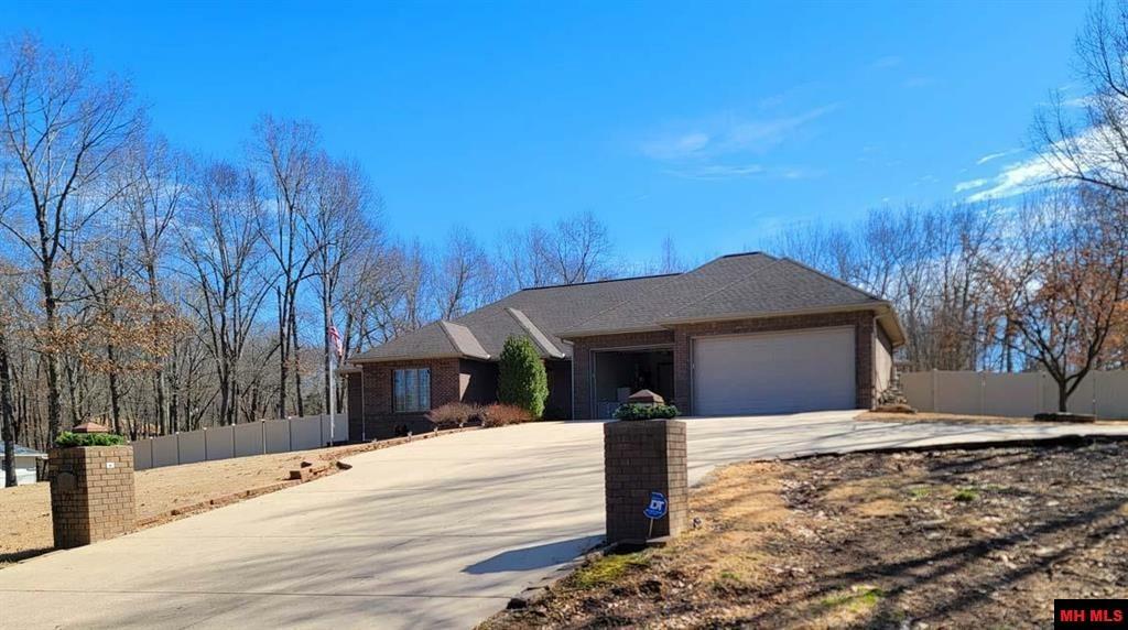Property Photo: 960 Pebblecreek Drive AR 72653