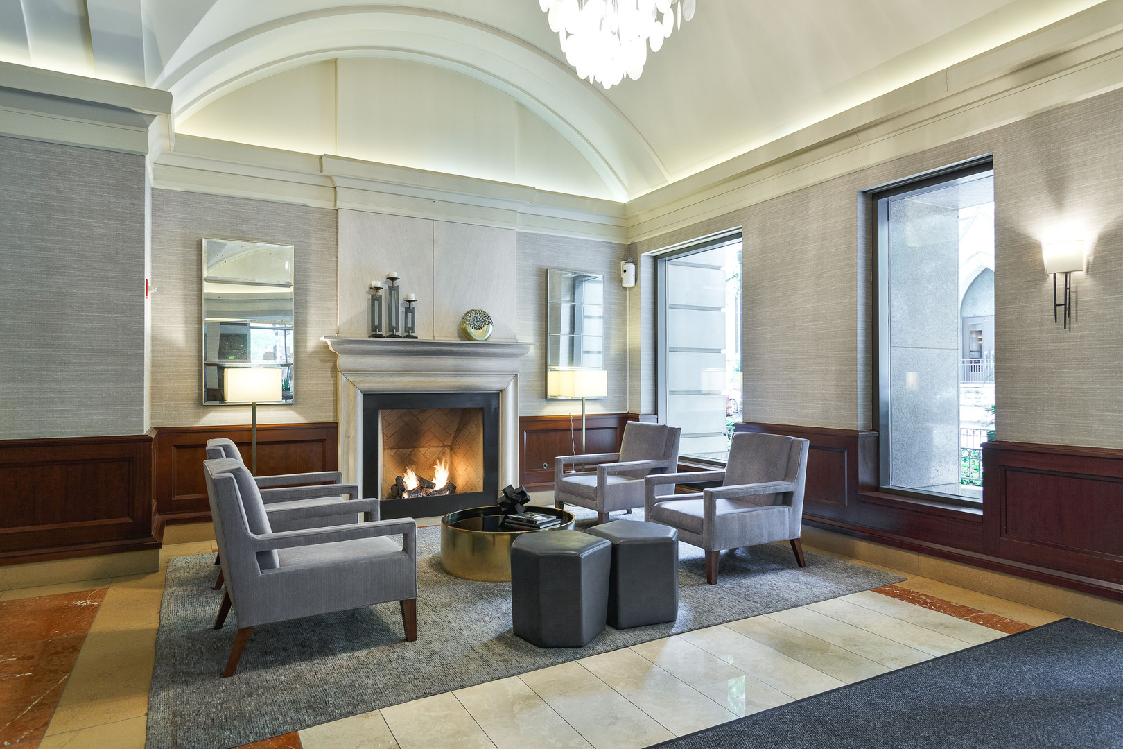 Property Photo: 25 E Superior Street 2805 IL 60611