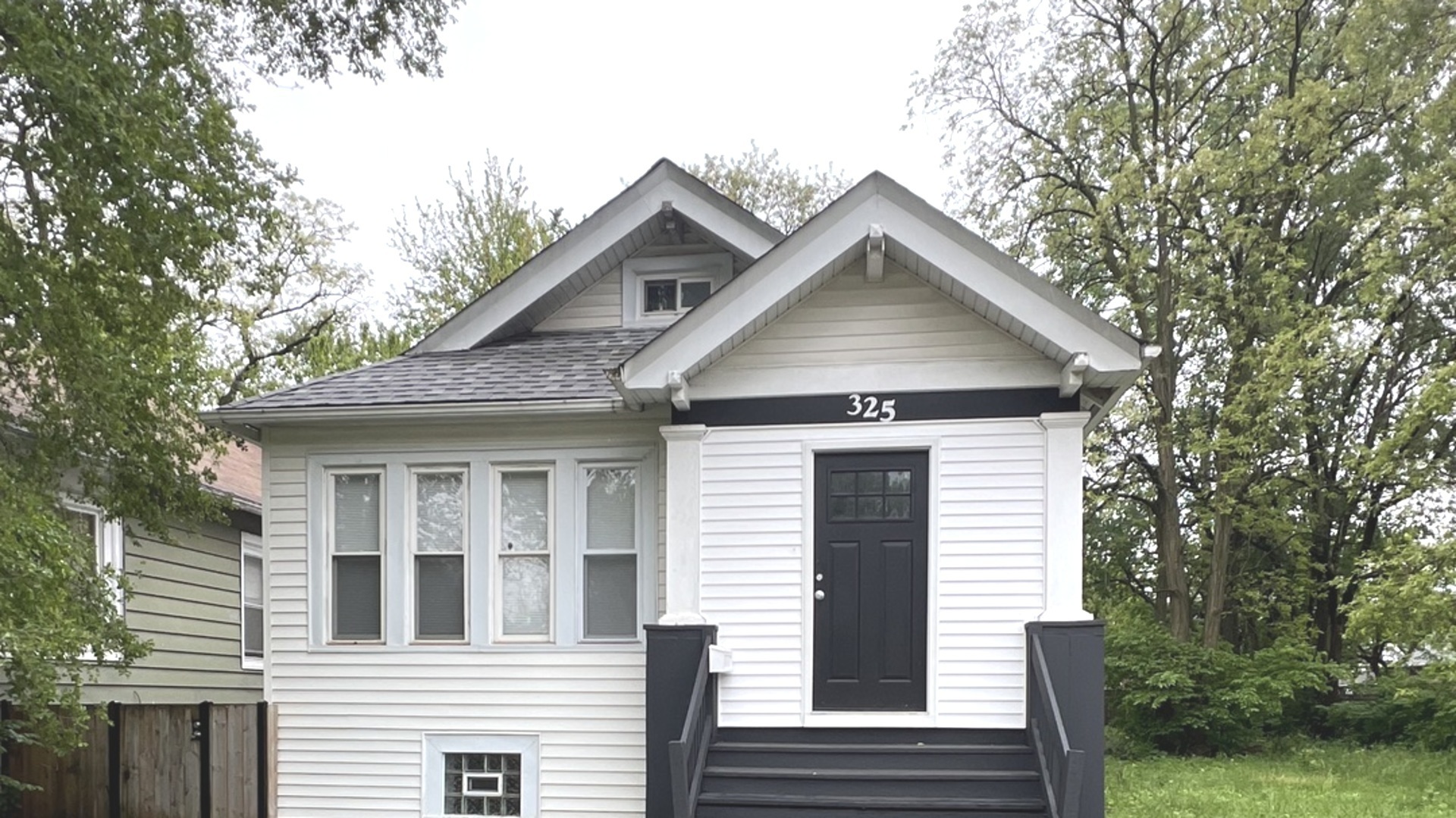 Property Photo: 325 W 107th Street IL 60628