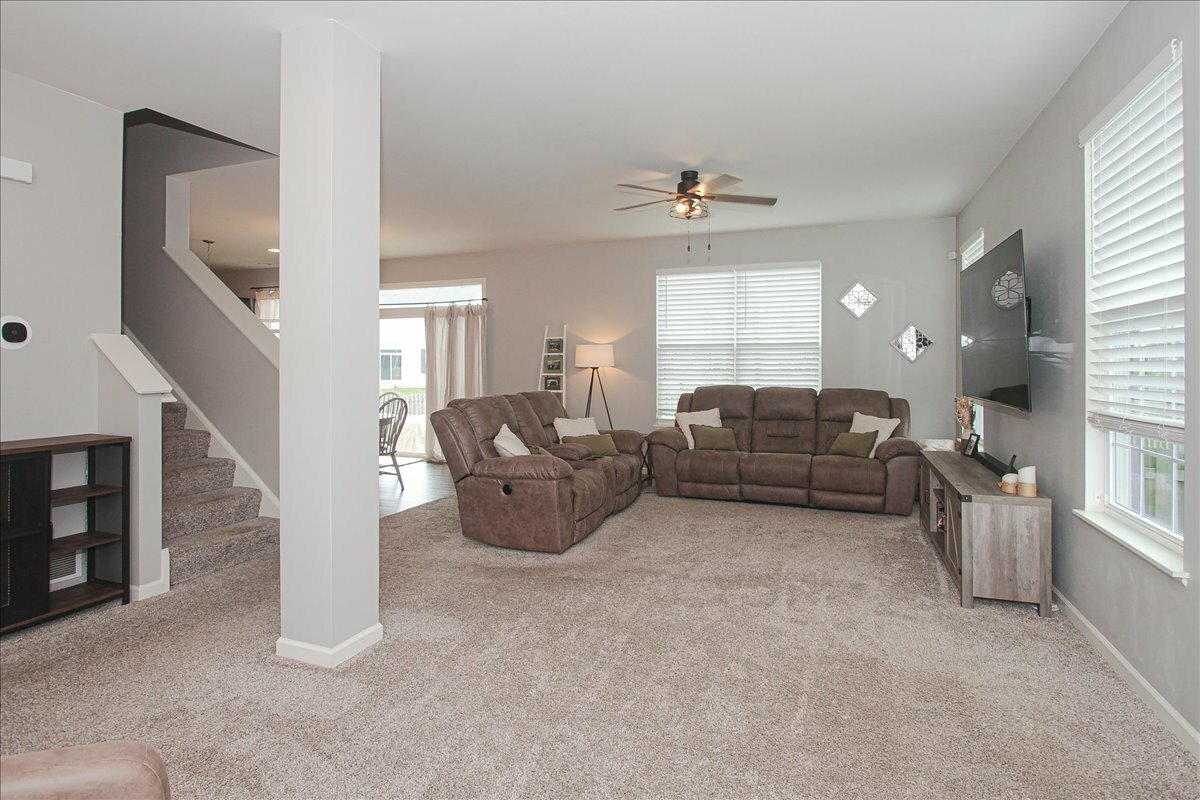 Property Photo: 1901 Taos Lane IL 60020