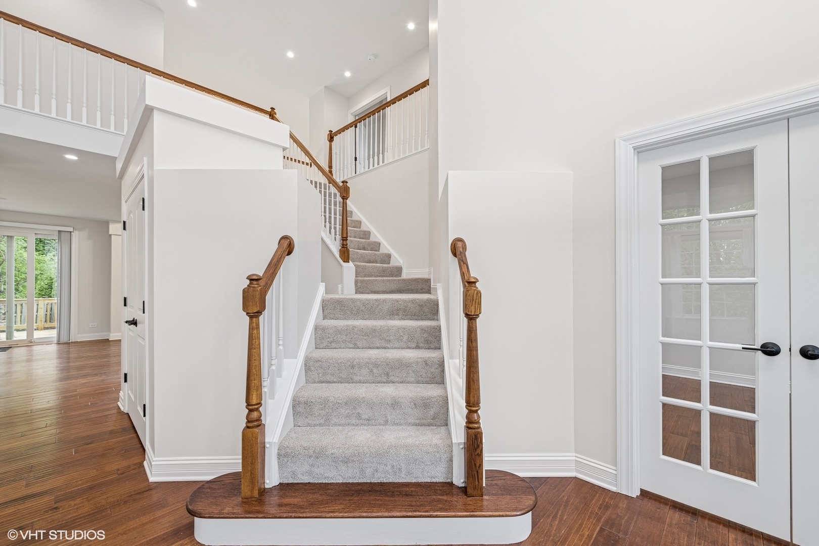 Property Photo: 736 Saddlewood Drive IL 60084