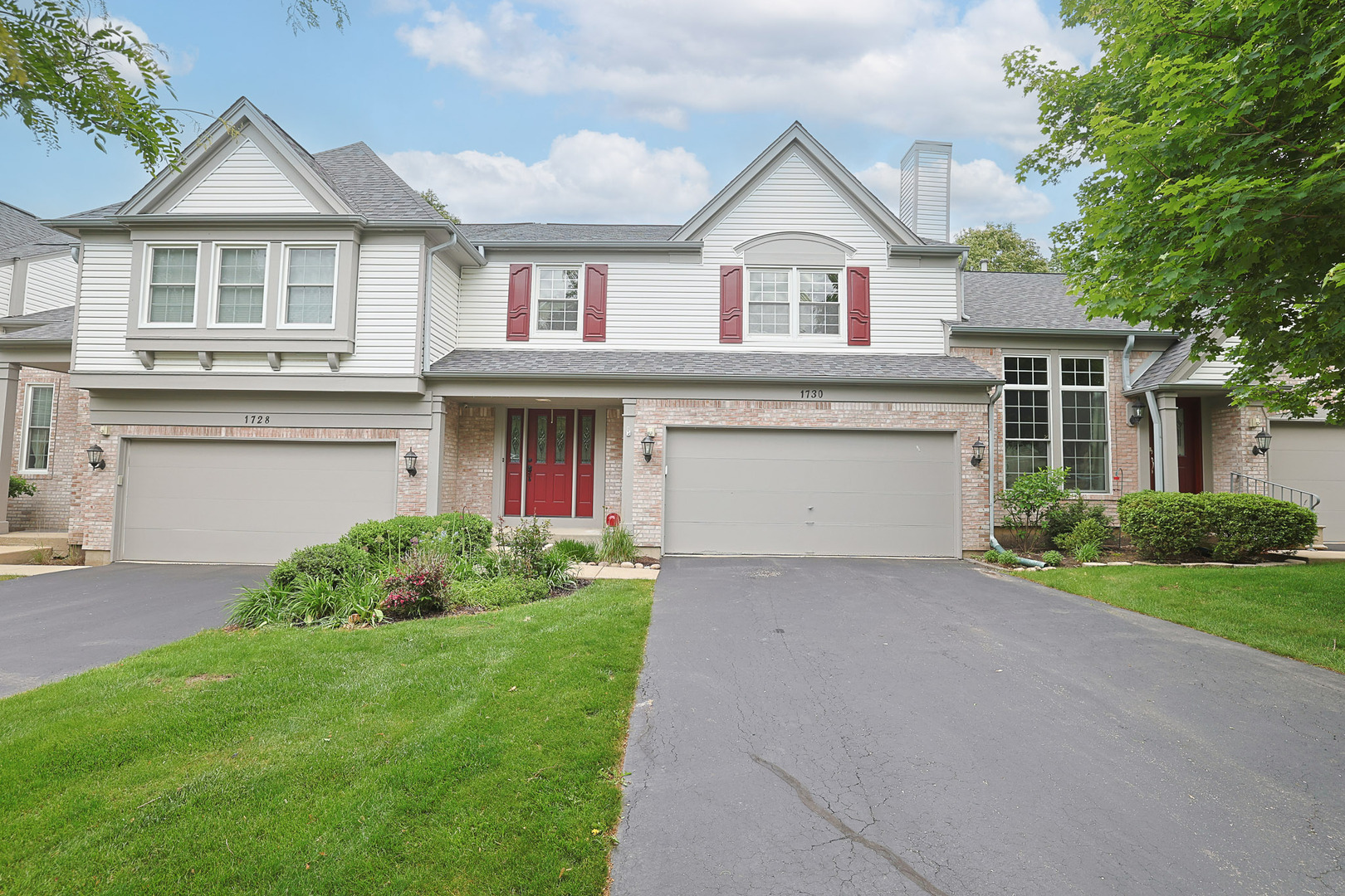 Property Photo: 1730 Napoleon Drive IL 60565