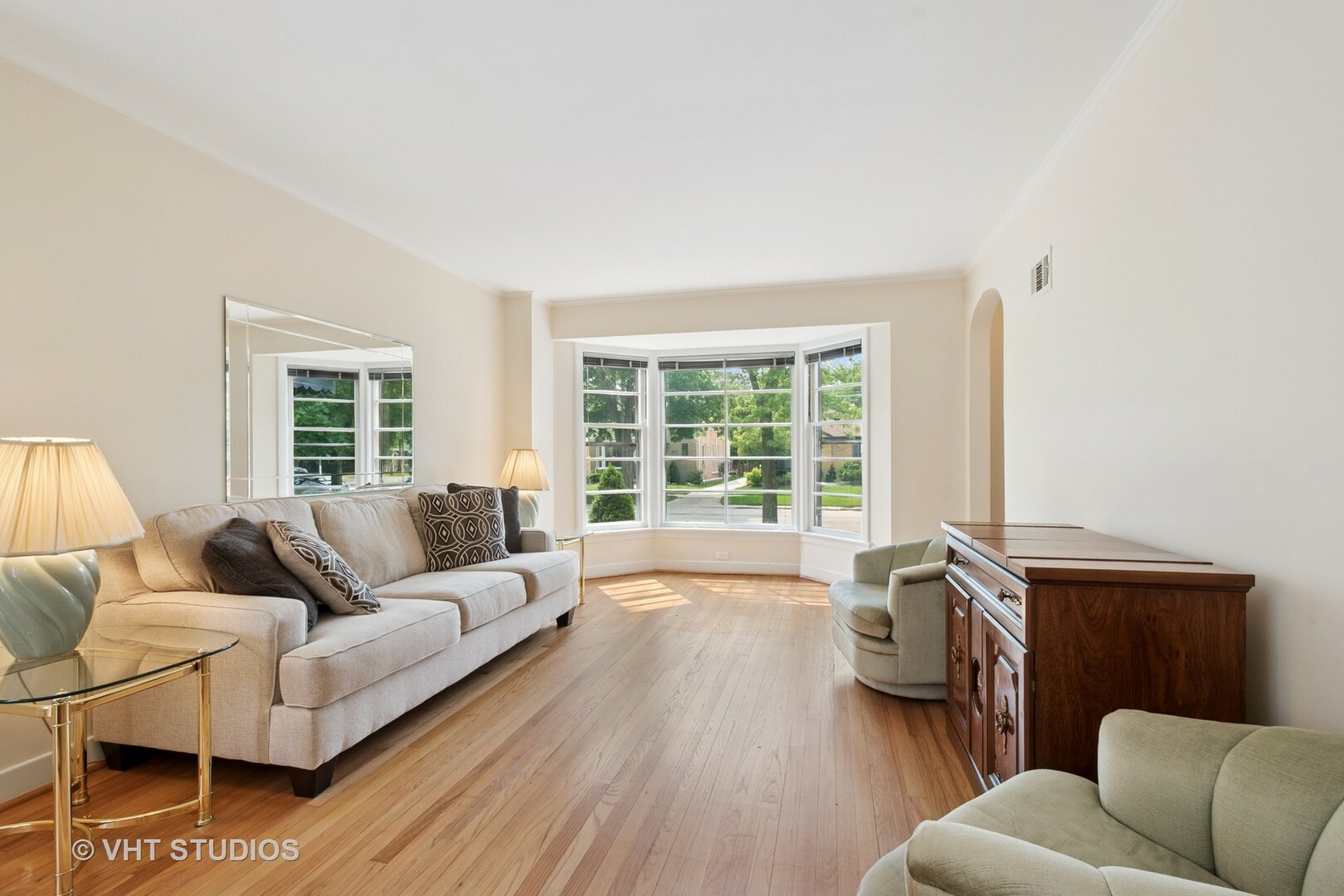 Property Photo: 7040 N Mankato Avenue IL 60646
