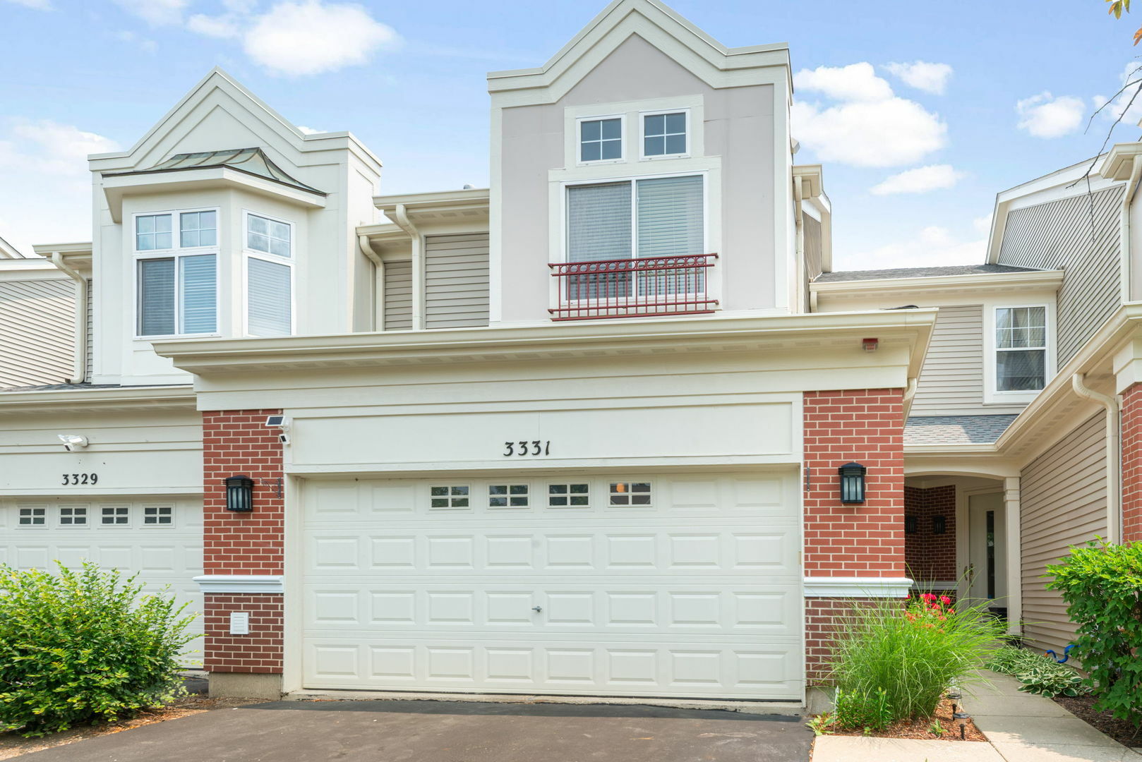 Property Photo: 3331 Rosecroft Lane IL 60564