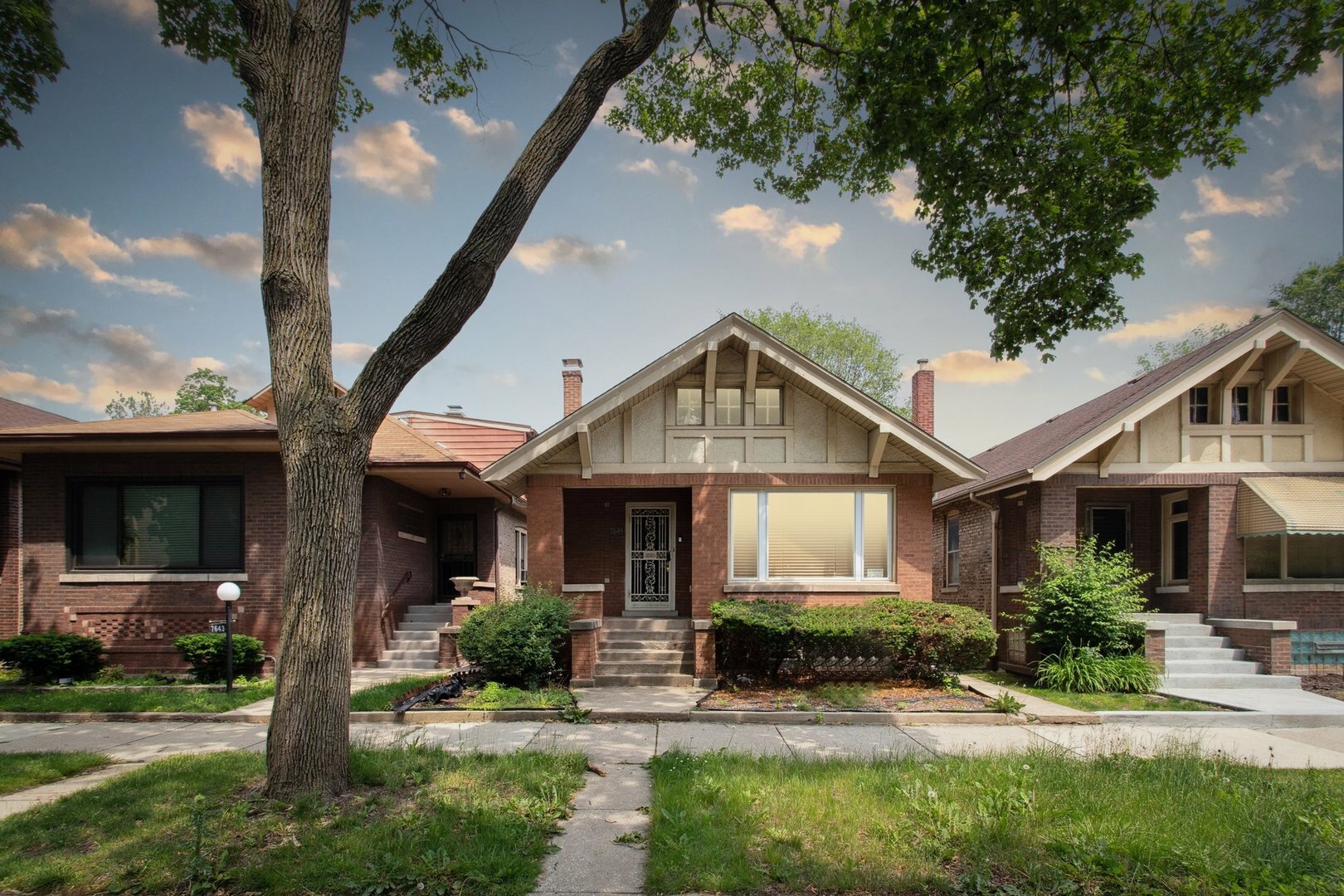 Property Photo:  7645 S Cornell Avenue  IL 60649 
