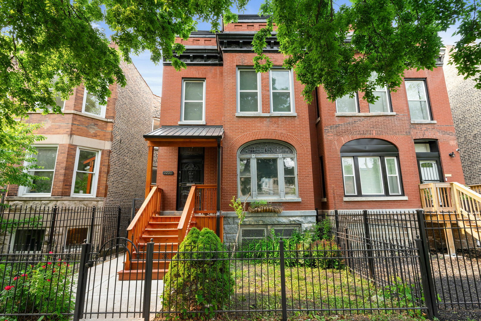 Property Photo: 3230 W Fulton Boulevard IL 60624