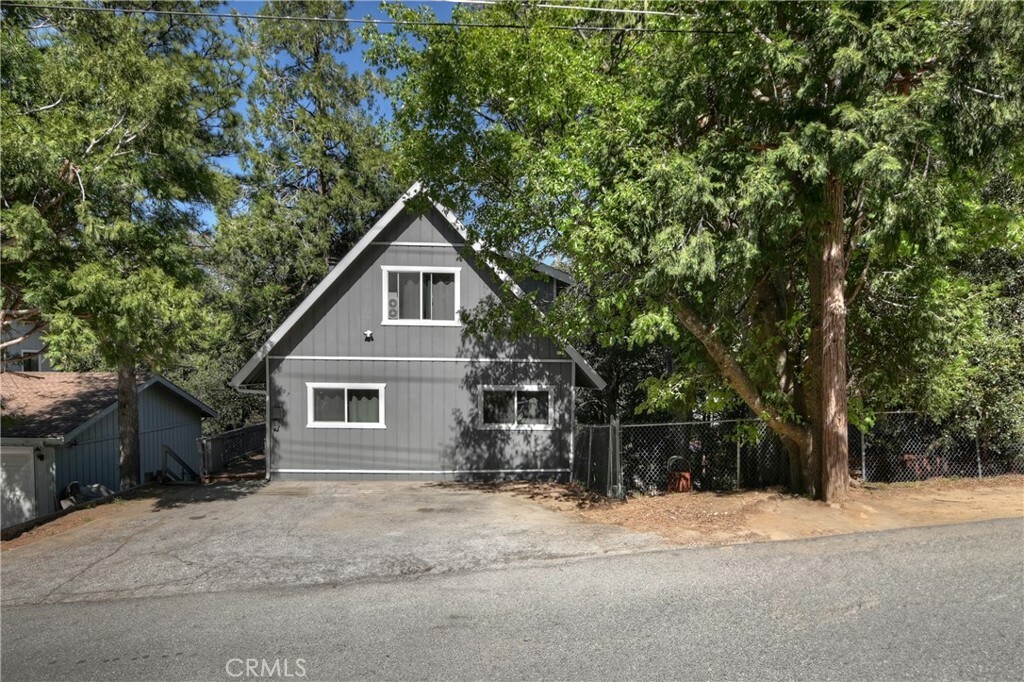Property Photo: 197 Weisshorn Drive CA 92325
