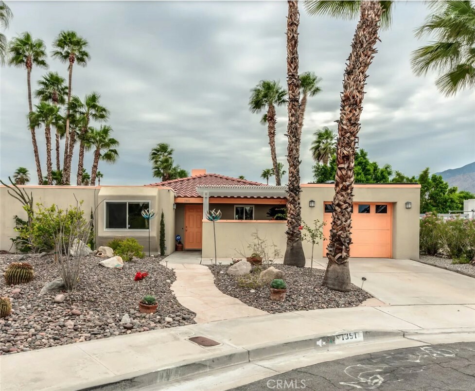 Property Photo:  1351 E Gem Circle  CA 92262 