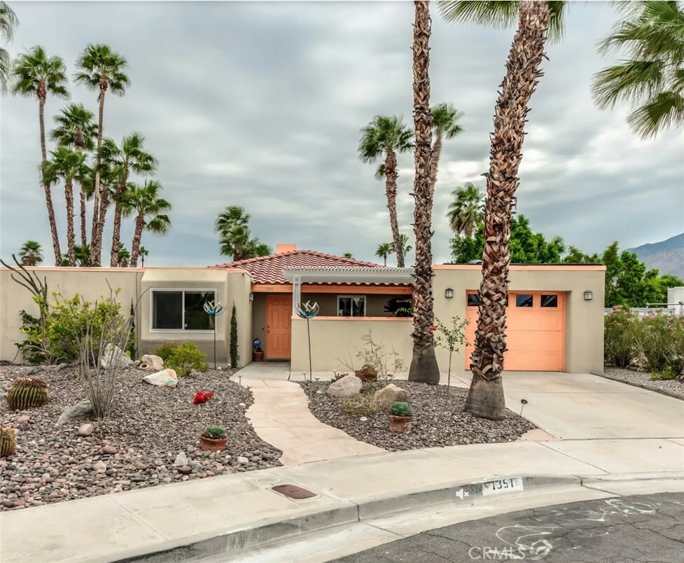 Property Photo:  1351 E Gem Circle  CA 92262 
