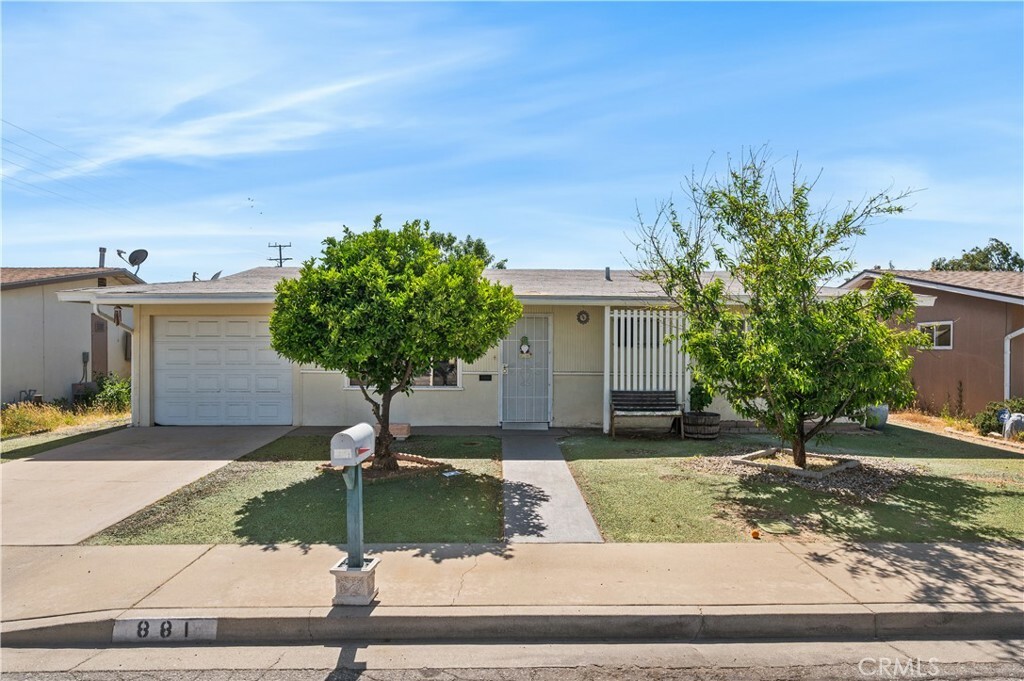 Property Photo: 881 Majela Lane CA 92543
