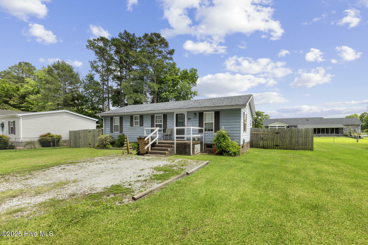 Property Photo: 113 Ives Lane NC 28540