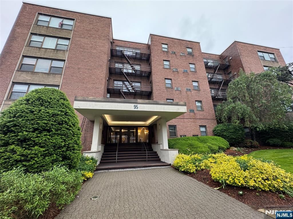 Property Photo: 95 Orient Way 3D NJ 07070