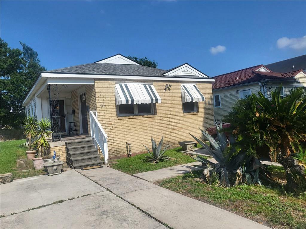 Property Photo: 5737 Cameron Boulevard LA 70119
