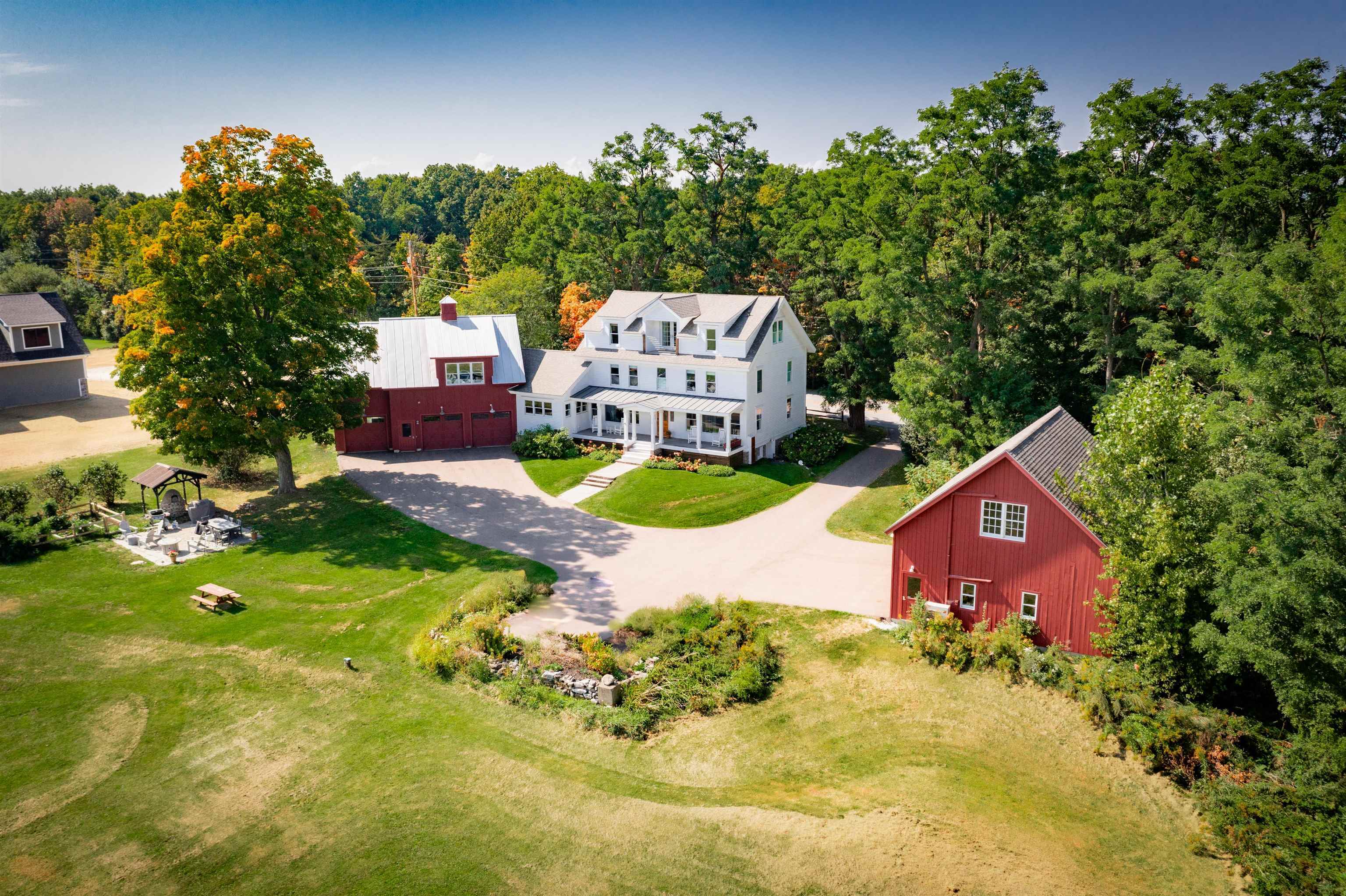 Property Photo: 6529 Spear Street VT 05482