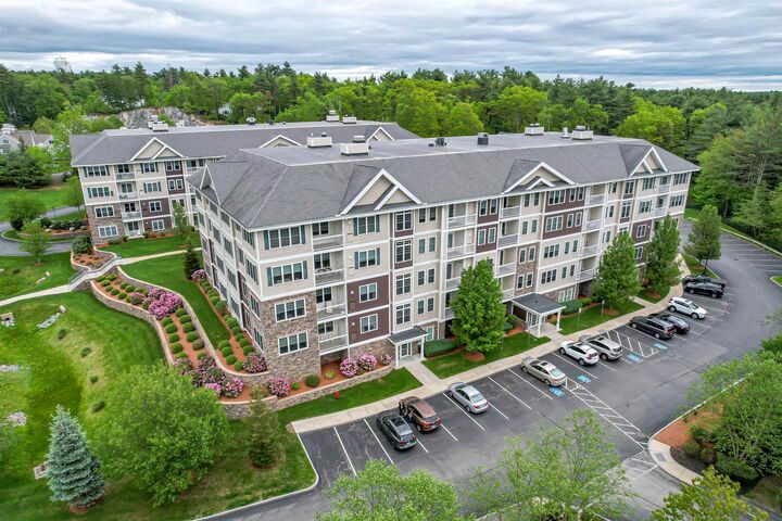 Property Photo: 10 Braemoor Woods Road NH 03079