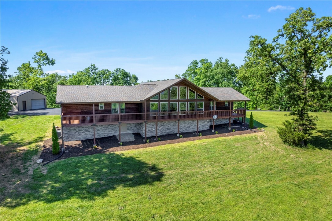 Property Photo: 10519 Holiday Hills Drive AR 72756