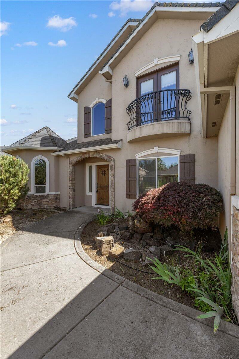 Property Photo: 888 Arrowhead Trail OR 97524