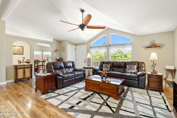 Property Photo: 490 Hideaway Drive AZ 86327