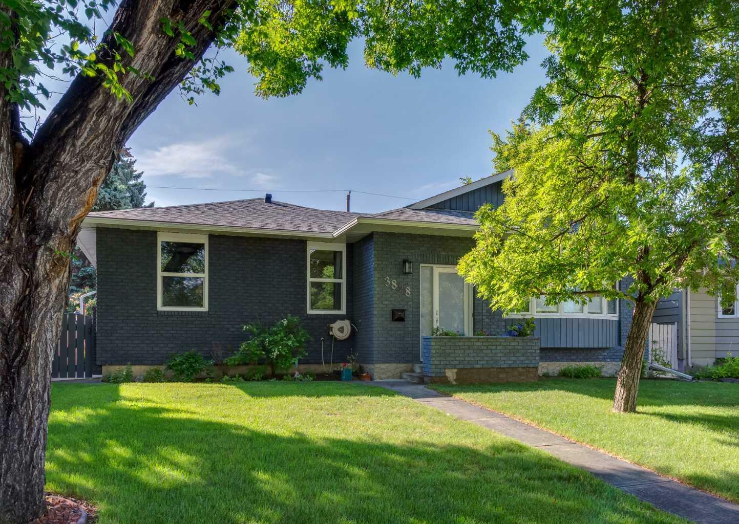 3828 Brantford Drive NW  Calgary AB T2L 1H9 photo