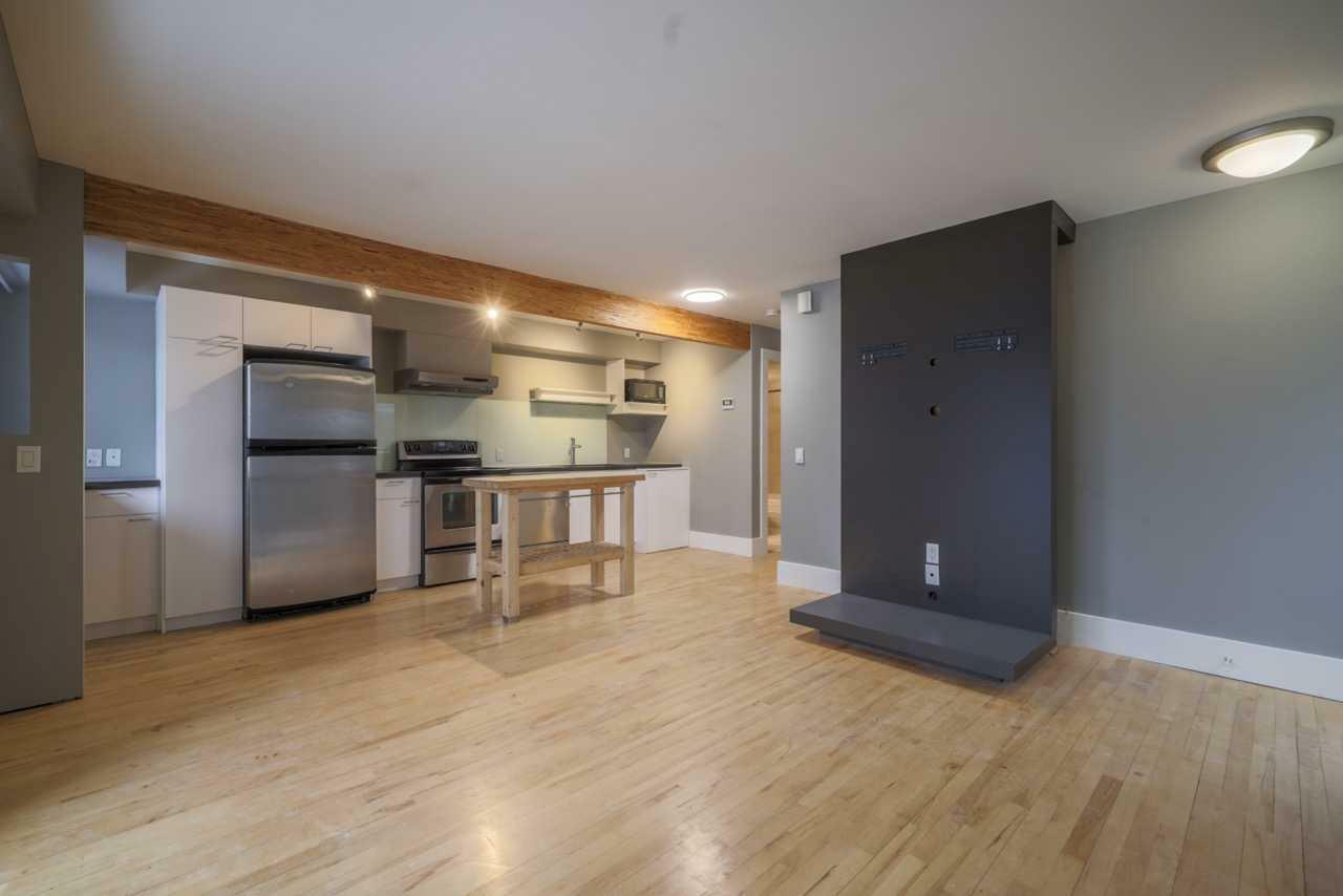 Property Photo: 2044 35 Avenue SW 1 AB T2T 2E1