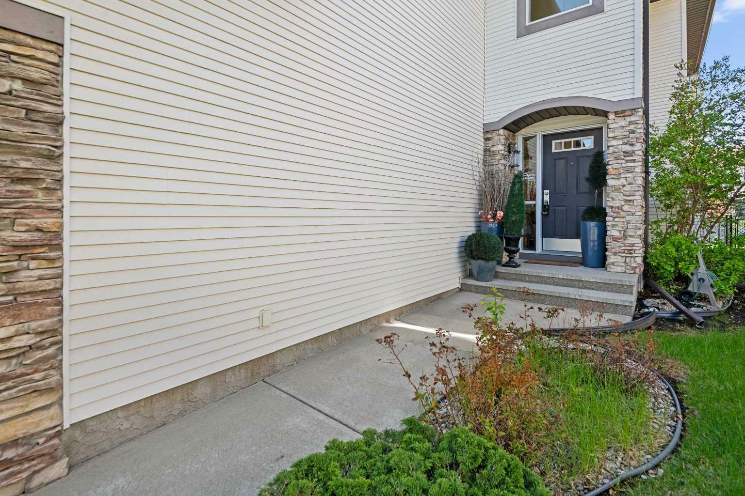 Photo de la propriété: 176 Cougarstone Court SW AB T3H 5R4