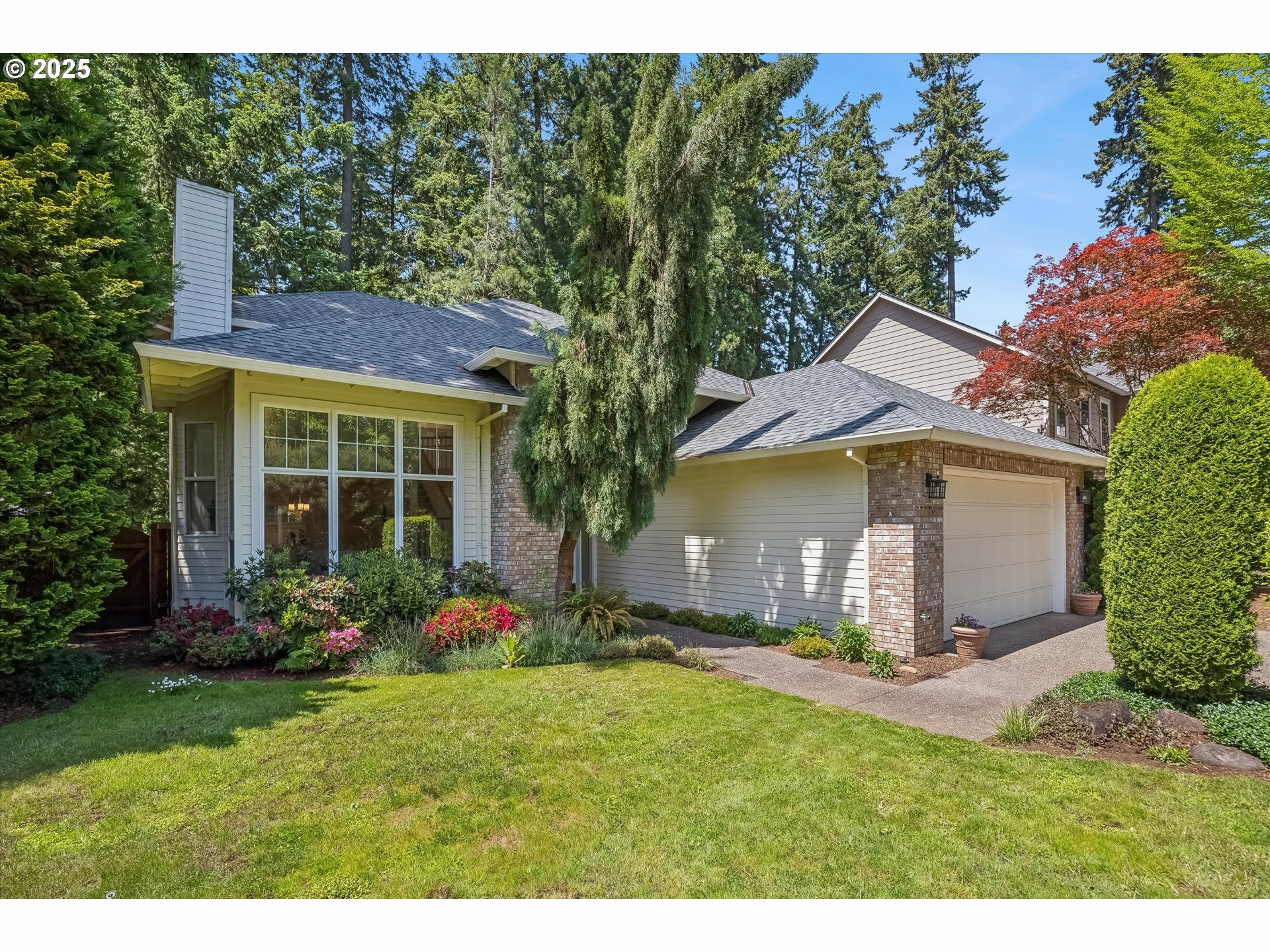 Property Photo: 7770 SW Kingfisher Way OR 97224