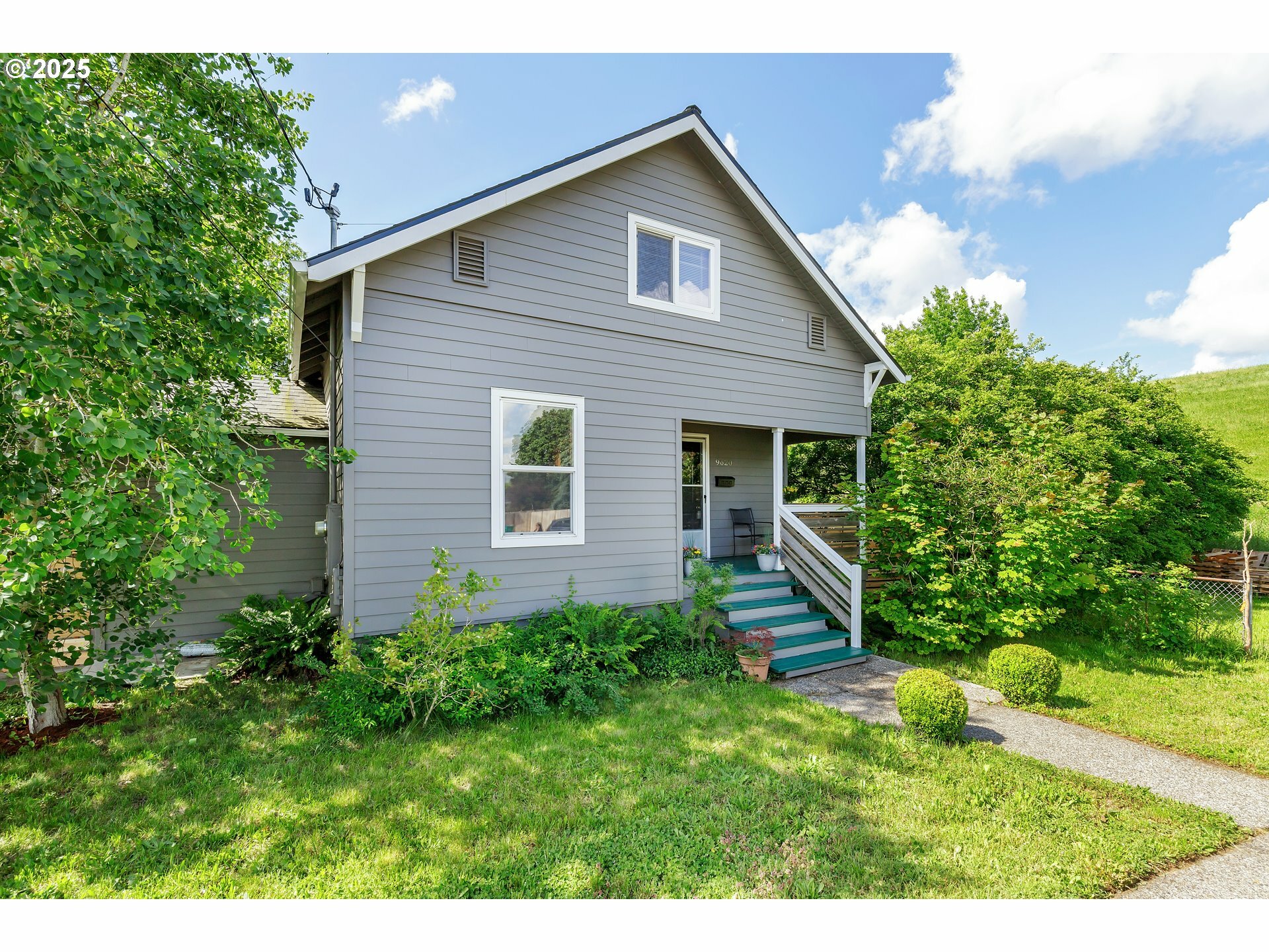 Property Photo: 9620 SE Ellis St OR 97266