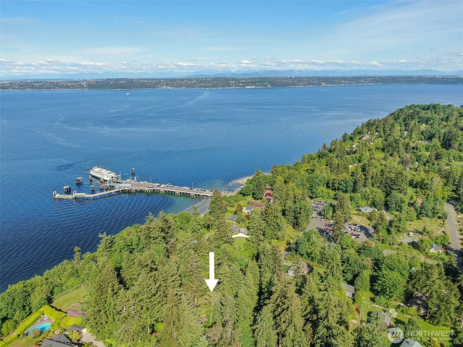 Property Photo:  1052 Xx SW Cowan Road  WA 98070 