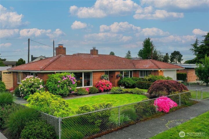 2111  49th Avenue SW  Seattle WA 98116 photo