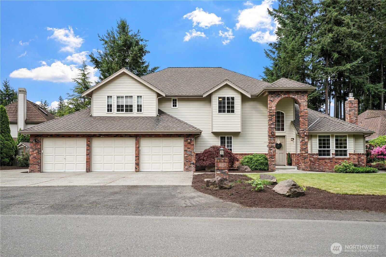 Property Photo:  25241  234th Avenue SE  WA 98038 