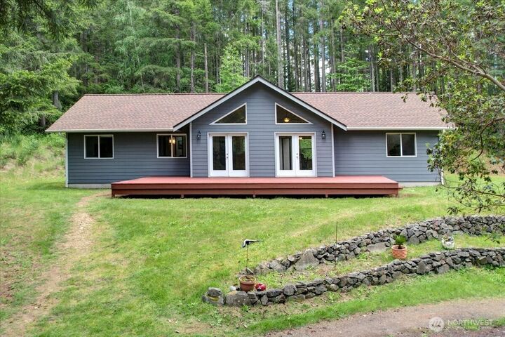 Property Photo:  9535  Olalla Valley Road SE  WA 98367 