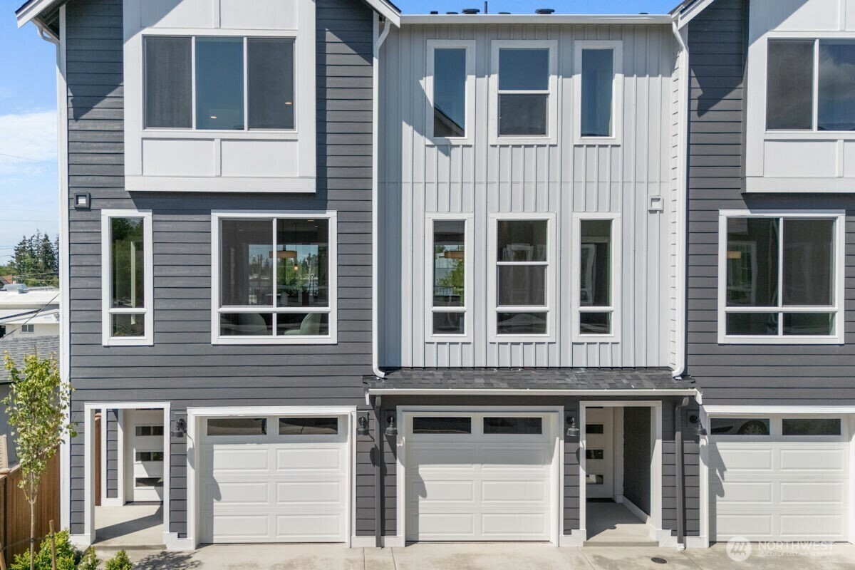 Property Photo: 15726 40th Avenue W B1 WA 98087