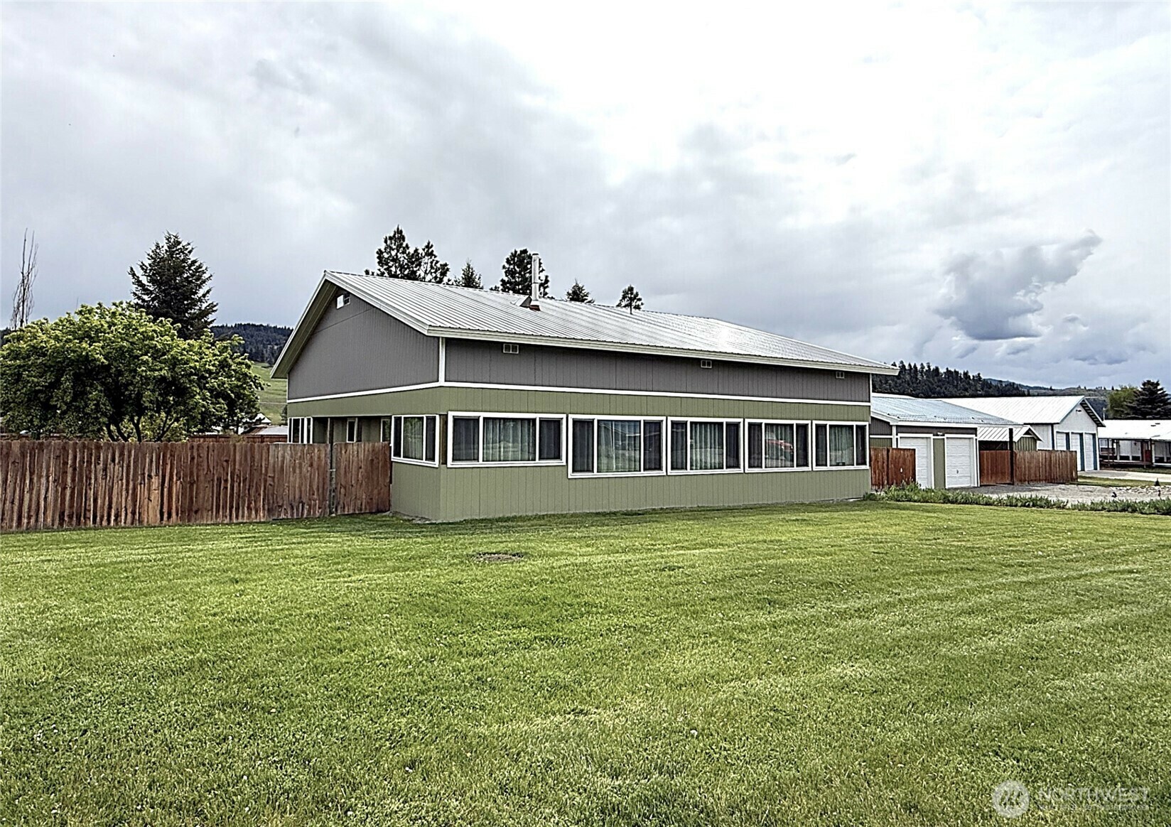 49  Sandpiper Way  Republic WA 99166 photo