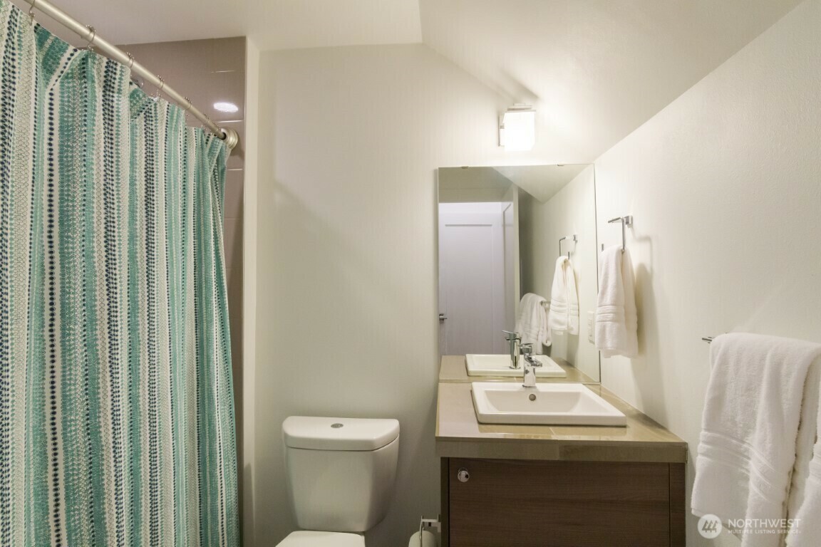 Property Photo: 130 21st Avenue E C WA 98112