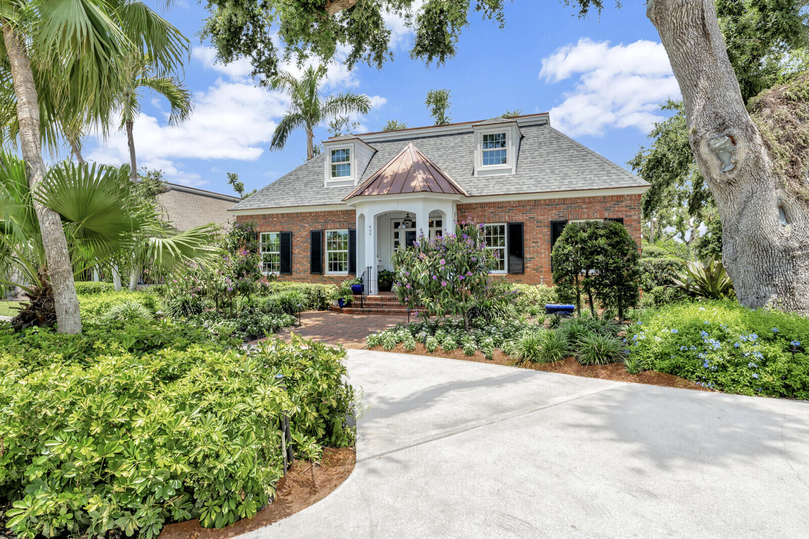 Property Photo: 645 Riomar Drive FL 32963