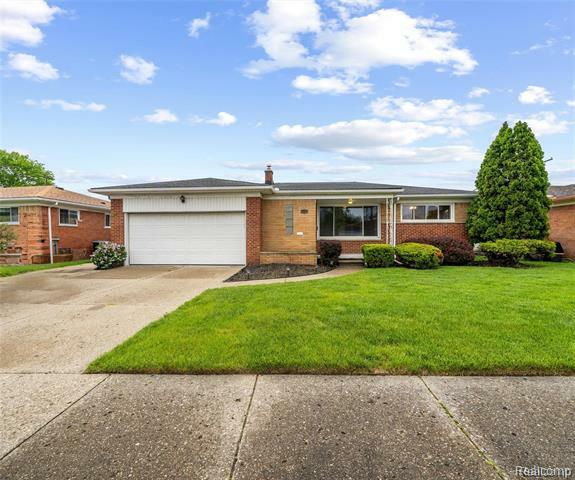 Property Photo: 38264 Richland Street MI 48150