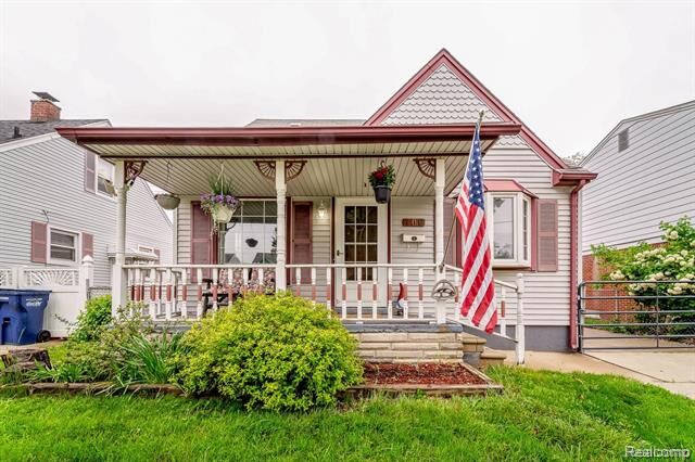 706 White Avenue  Lincoln Park MI 48146 photo