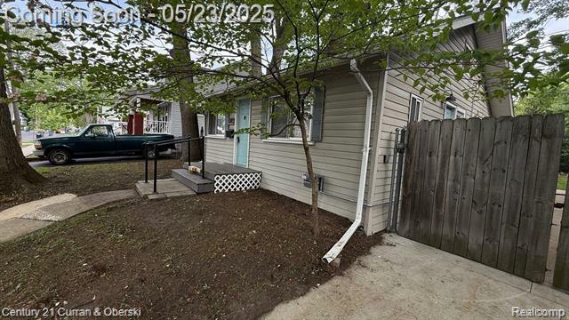 Property Photo: 648 W Hazelhurst Street MI 48220