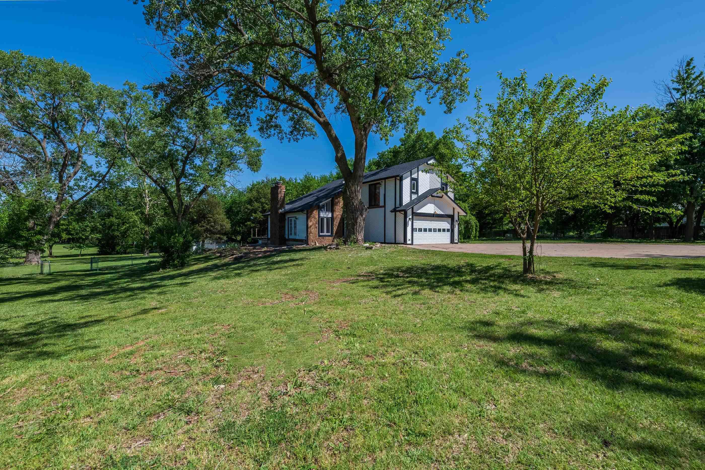 Property Photo: 1120 N Azure Ln KS 67235
